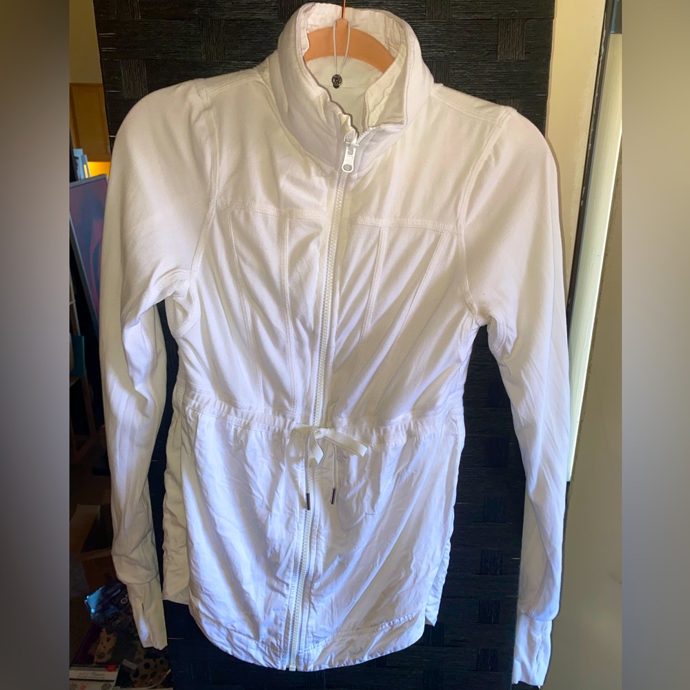 lululemon White Cinch Waist Zip Jacket. Lined in fleece 
Size 4